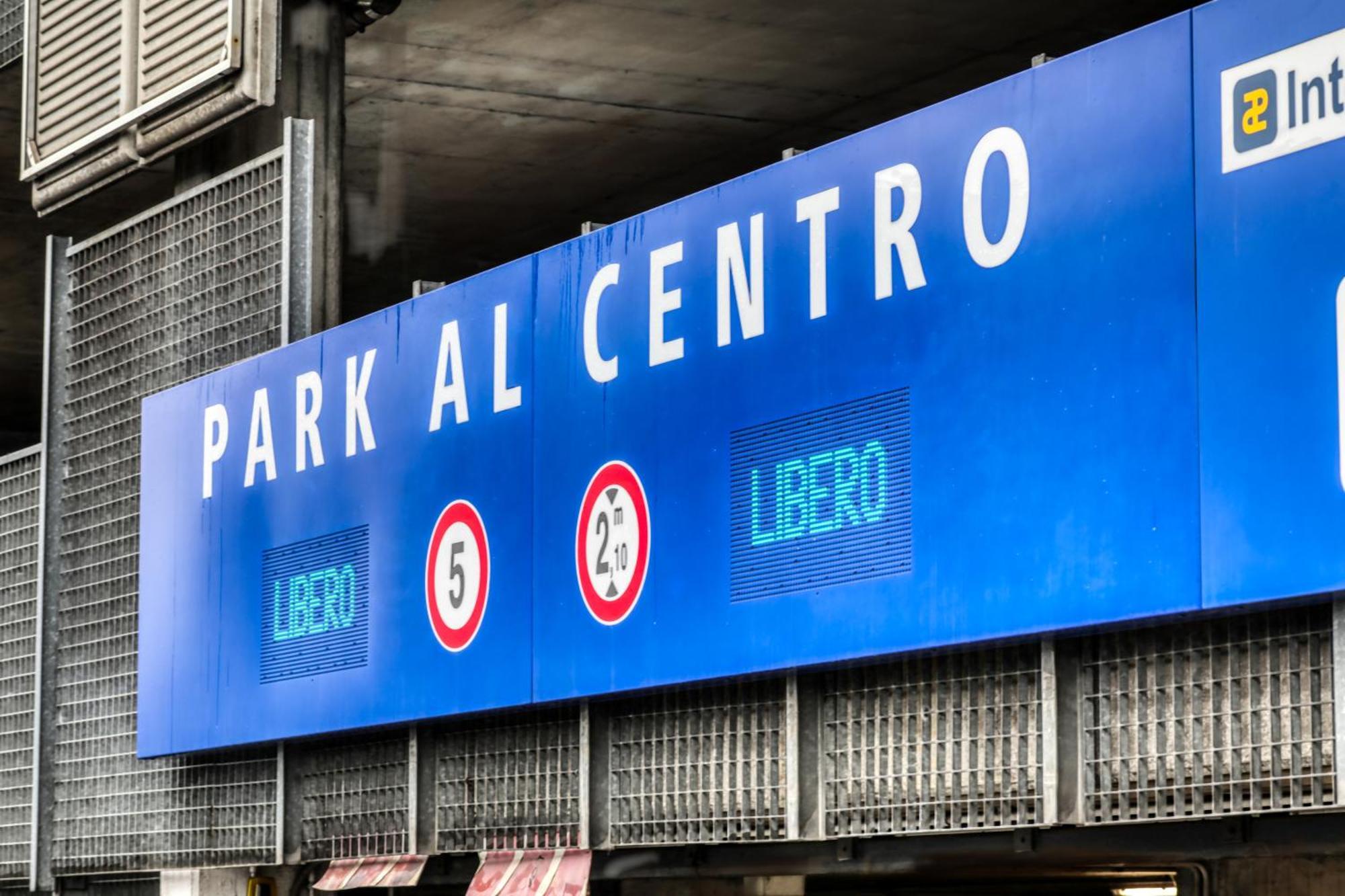 Suite Angolo Alla Stazione - Appartamento Con Terrazzo Panoramico Pavia Esterno foto