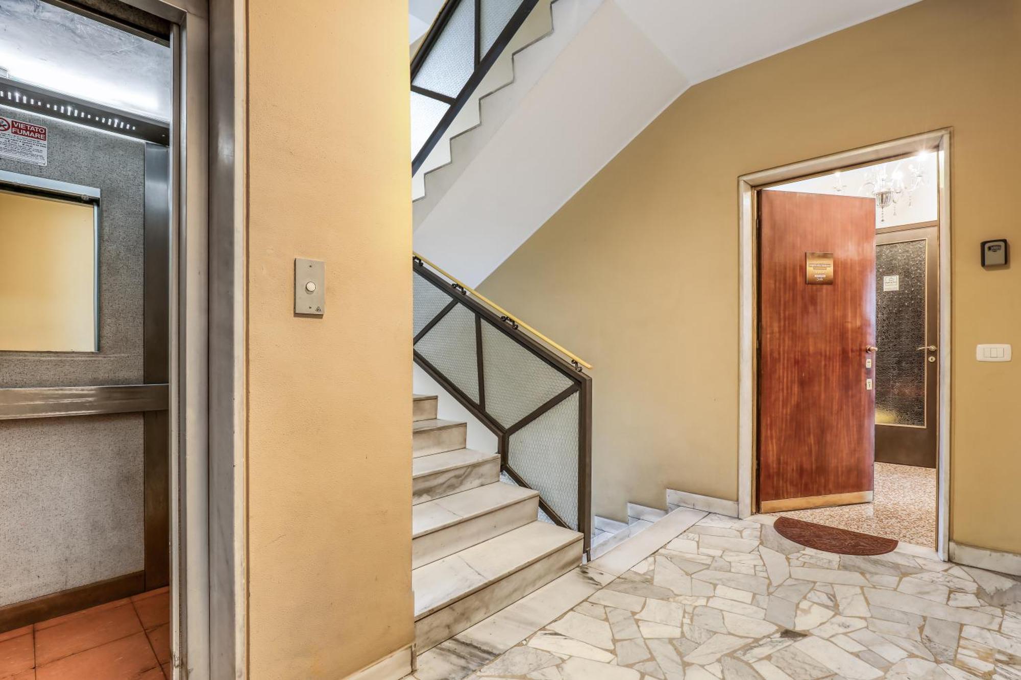Suite Angolo Alla Stazione - Appartamento Con Terrazzo Panoramico Pavia Esterno foto